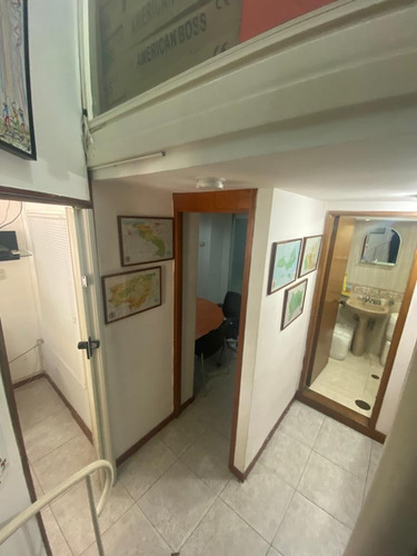 Se Vende Oficina Comercial , Centro Comercial Plaza Mayor, Lecheria. Anzoategui