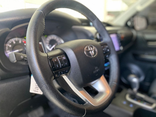 Imagen 13 de 17 de Toyota Hilux 2.8 Srx 204cv 4x4 At 2021 - Car Cash