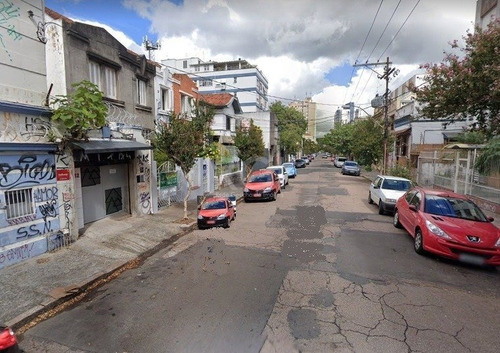 Casa Em Cidade Baixa Com 3 Dormitórios - Vob4500