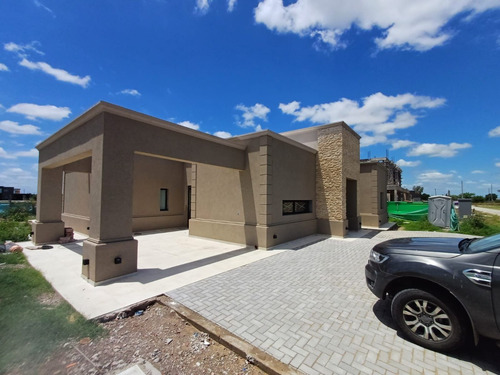 Casa En Venta De 4 Ambientes A Estrenar Barrio Privado La Magdalenas