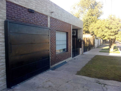 Imagen 2 de 14 de Venta De Casa En Partido De Merlo, Libertad