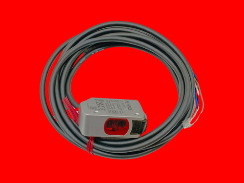 Keyence Red Laser Sensor Cmos 10-30vdc Pnp Lcd