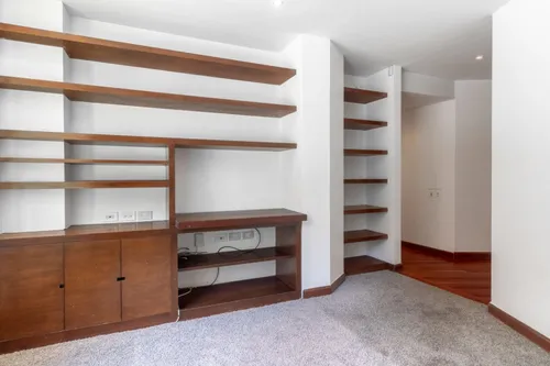 Apartamento En Arriendo En Los Rosales. Cod A17136