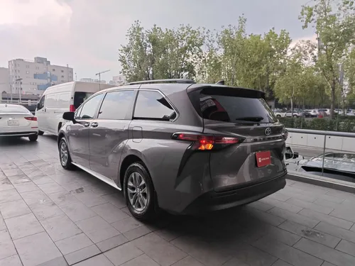 Toyota Sienna 3.5 Xle At