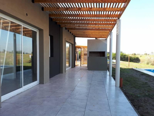 Imagen 6 de 23 de Casa En Venta En El Canton Barrio Puerto Lote A Espejo De Agua