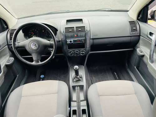Imagem 10 de 15 de Volkswagen Polo Sedan 1.6 8v Gasolina 4p Manual