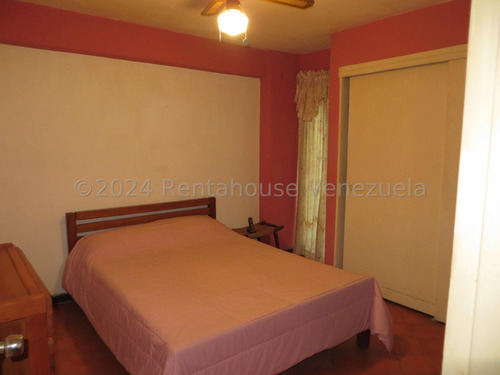 Se Vende Apartamento En Prados Del Este Mls #25-3827