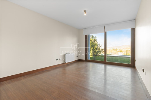 Casa En Arriendo De 5 Dorm. En Lo Barnechea