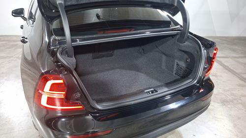 Volvo S60 2.0 T5 MOMENTUM AUTO
