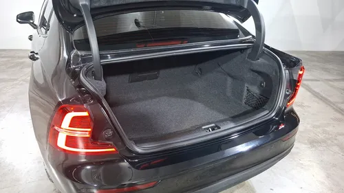 Volvo S60 2.0 T5 MOMENTUM AUTO