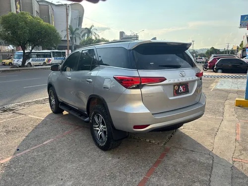 Toyota Fortuner Sw4 2.4 4x2 At Diesel