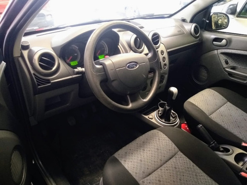 Imagem 8 de 13 de Ford Fiesta Hatch Se 1.6 Completo