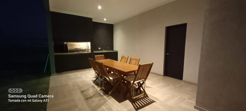 Casa En Venta Barrio San Sebastián, Area 8 Dueño Directo