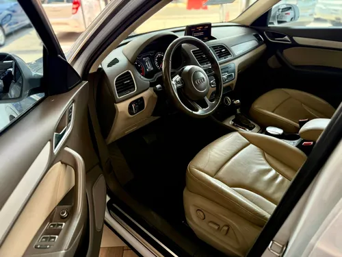 Audi Q3 2.0 Luxury 170hp S-Tronic At