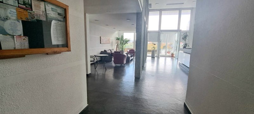 Cómodo Departamento De 3 Dormitorios Y 2 Baños