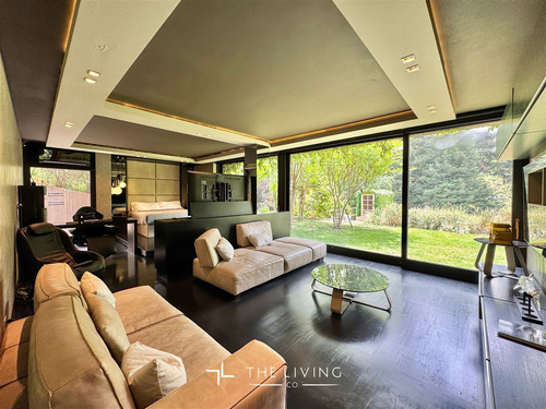 Casa En Arriendo De 7 Dorm. En Lo Barnechea