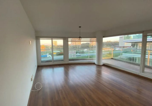 Apartamento En Alquiler De 2 Dormitorios C/ Cochera En Parque Miramar