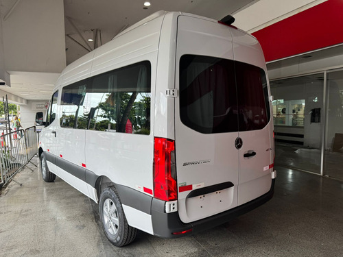 Sprinter 417 16 Lugares Executiva Ano 2025 Financio