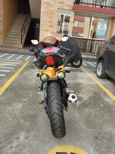 Motocicleta R15. Modelo 2022 En Excelente Estado
