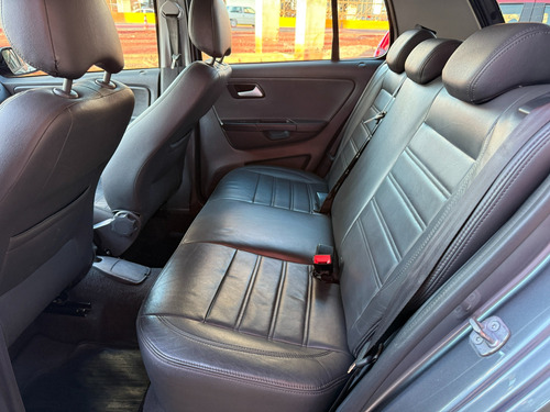 Volkswagen Fox 1.6 MSI TOTAL FLEX CONNECT 4P MANUAL
