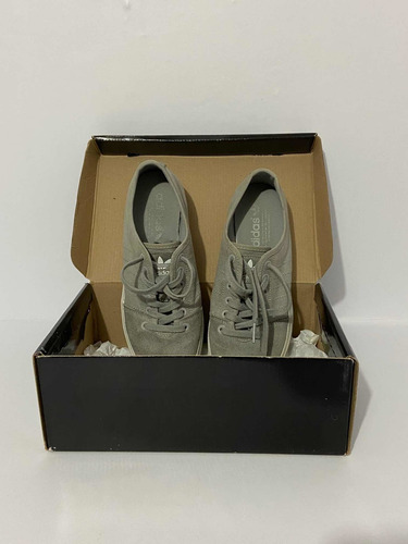 Adidas Basic Low (Usado)