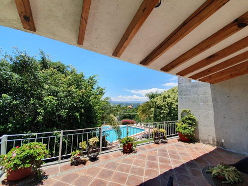 Venta Casa Las Lomas De Dimensiones Monumentales. Alberca Climatizada Y Jardín Plano Con Vistas Espectaculares Y Todos Los Servicios En Fracc Rancho San Diego Ixtapan De La Sal Edomex