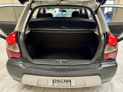 Toyota Etios 1.5 Cross