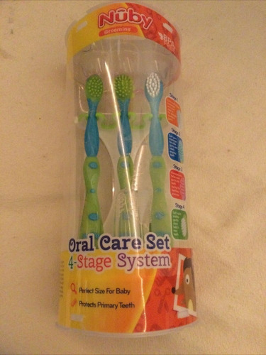 Imagem 2 de 2 de Kit Cuidado Oral Infantil 3 Estágios Verde Nuby