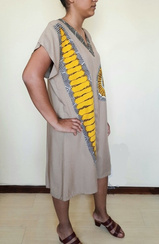 Imagem 4 de 5 de Vestido Feminino Tecido Curto Hildergard