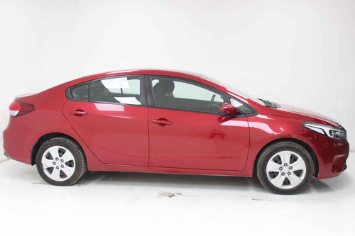 Imagen 6 de 13 de Kia Forte Sedan 2018 4 Cilindros