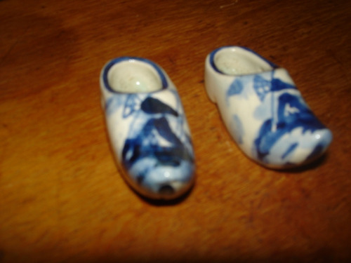 Juego De Dos Zapatillas De Porcelana Delft Holland Buen Esta