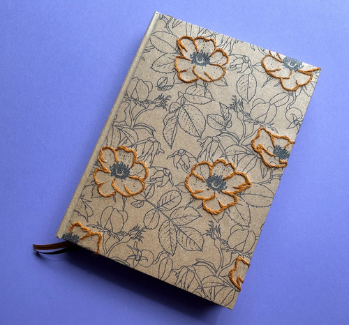 Cuaderno Artesanal A6 Bordado Kraft