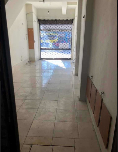 Local Comercial En General Flores 17000