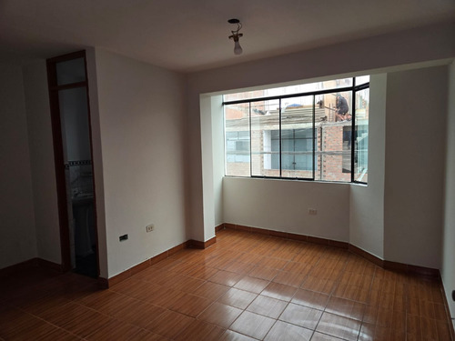 Edificio En Venta En Los Olivos Con Proyección Para Un Comercio Hostal.
