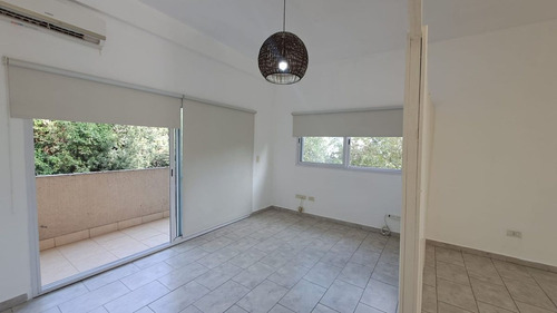 Monoambiente En Alquiler Con Balcón Y Parrilla