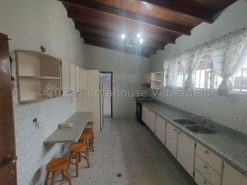 Imagen 4 de 11 de Anexo En Alquiler Urb. Cerro Verde # 23-10057