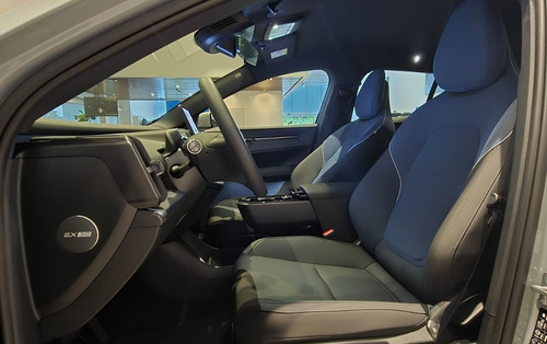 Volvo EX30 Core E40