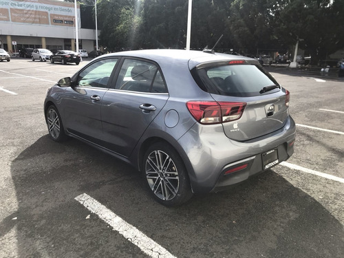 Imagen 6 de 15 de Kia Rio 5 Puertas