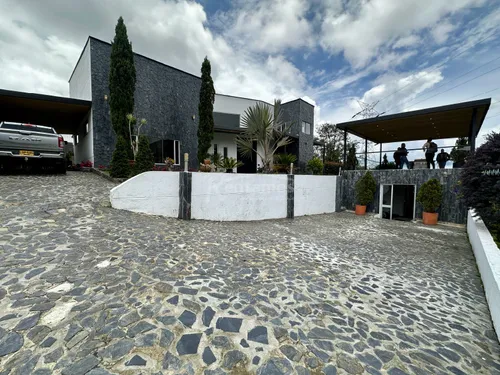 Casa En Arriendo En Altos Del Escobero. Cod A776054