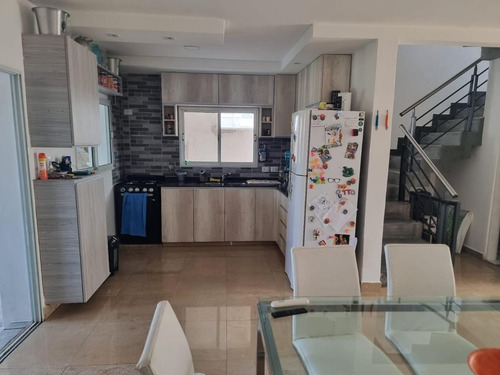 Casa En Venta En Barrio Privado Las Palmas