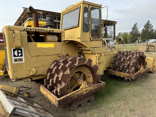 Compactador Caterpillar 815