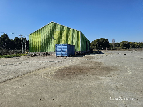Bodega Con Oficinas Y Patio Pavimentado En Cabrero