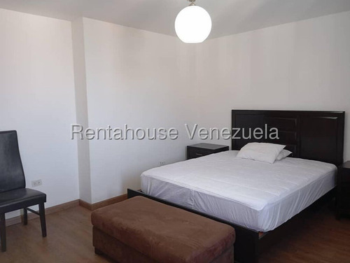 Ph En Venta En Los Palos Grandes 398 M2