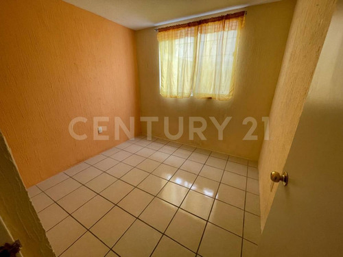 Casa En Venta Sobre Avenida Gandhí, San Juan Del Río, Querétaro.