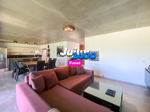 Casa De Diseño Tres Dormitorios En Venta En Barrio Don Juan - Zona Funes Hills