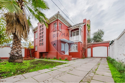 Casa Con Uso Habitacional Y Comercial En Ñuñoa