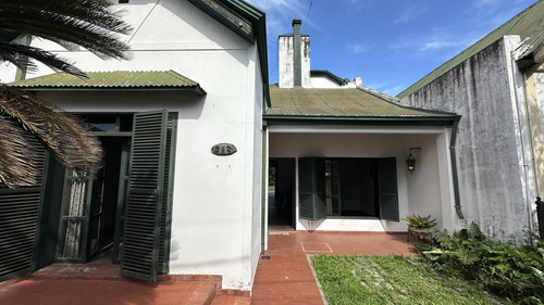Fisherton: Muniagurria Y Córdoba, Amplisimo Jardín