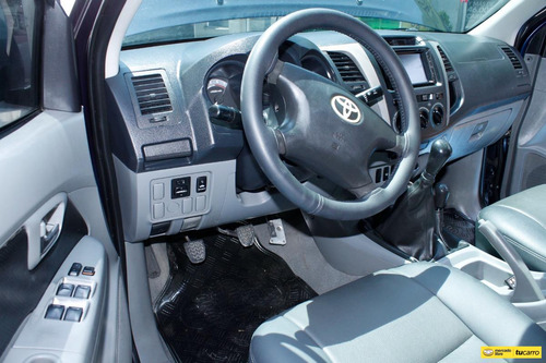 Imagen 22 de 25 de Toyota Hilux Doble Cabina