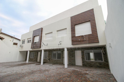 Imagen 5 de 30 de Triplex 5 Ambientes Con Jardin A Estrenar En Florida