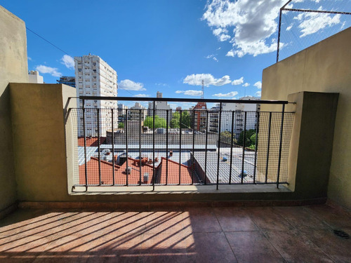 Venta. Departamento En Duplex 2 Ambientes Divisibles Como 3 Ambientes. Caballito. Financiacion